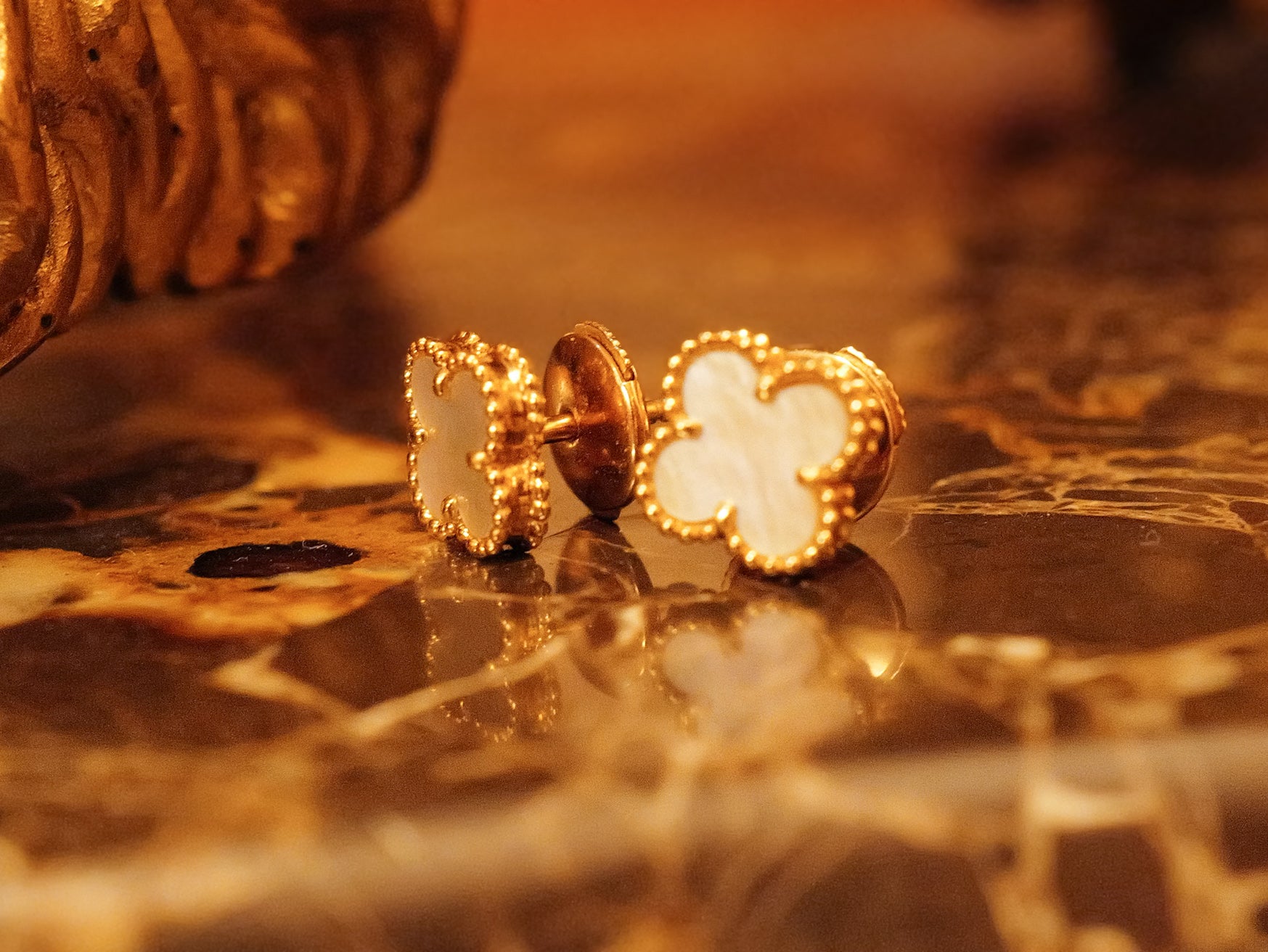 Van Cleef & Arpels マザーオブパール 2点セット(ネックレス、ピアス)