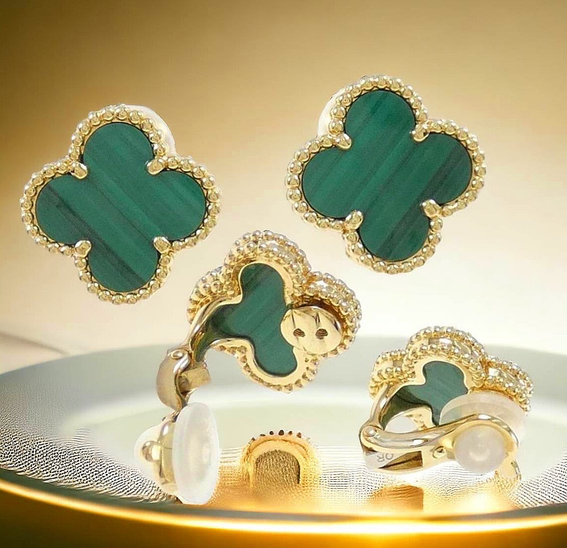 Van Cleef & Arpels イヤリング マラカイト 750YG (ちょいカリ)限定