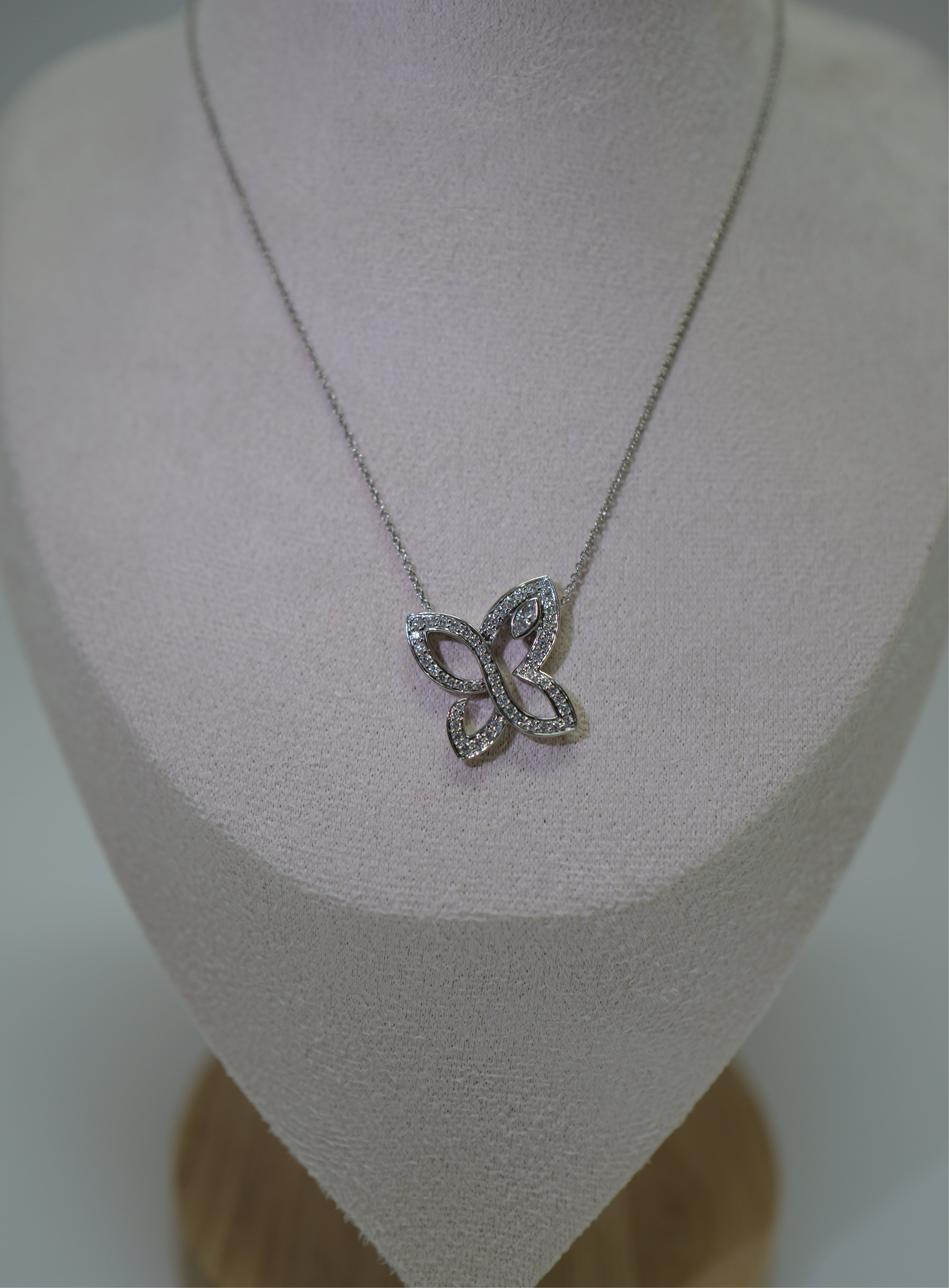 Harry Winston ハリーウィンストン インフィニット リリー クラスター ネックレス
