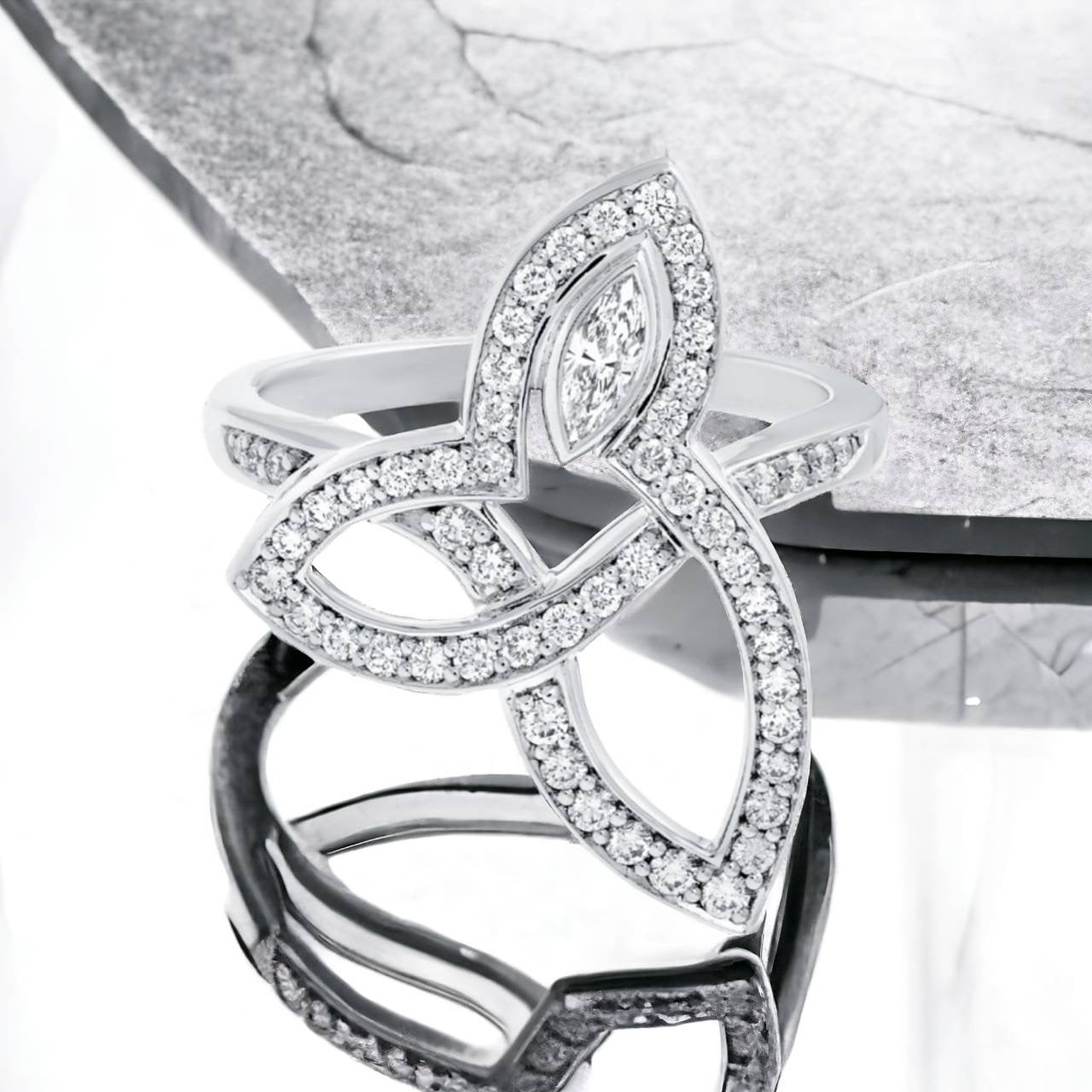 Harry Winston リリークラスター・リング(ちょいカリ)関西限定