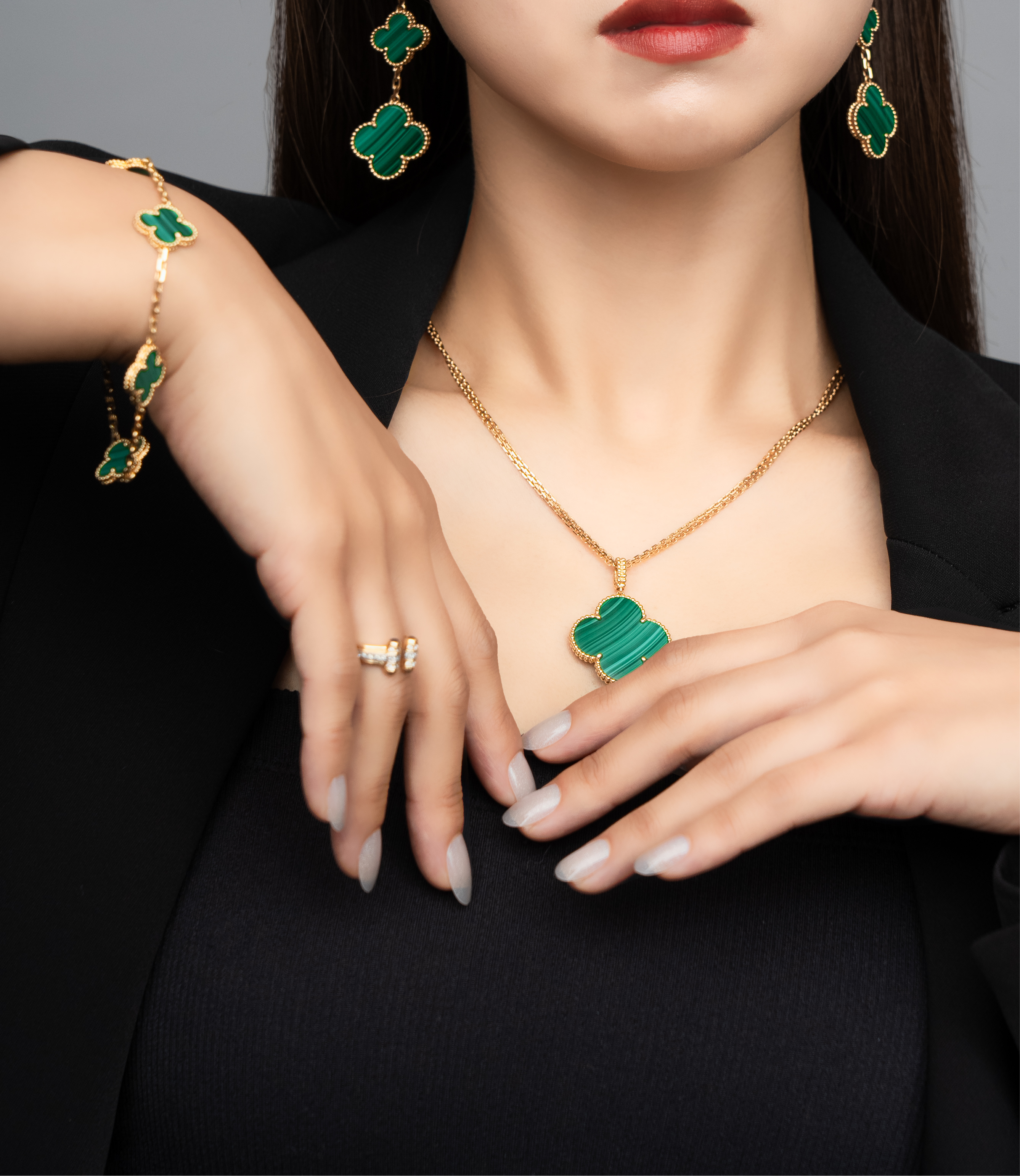 Van Cleef & Arpels マラカイト 5モチーフ ブレスレット