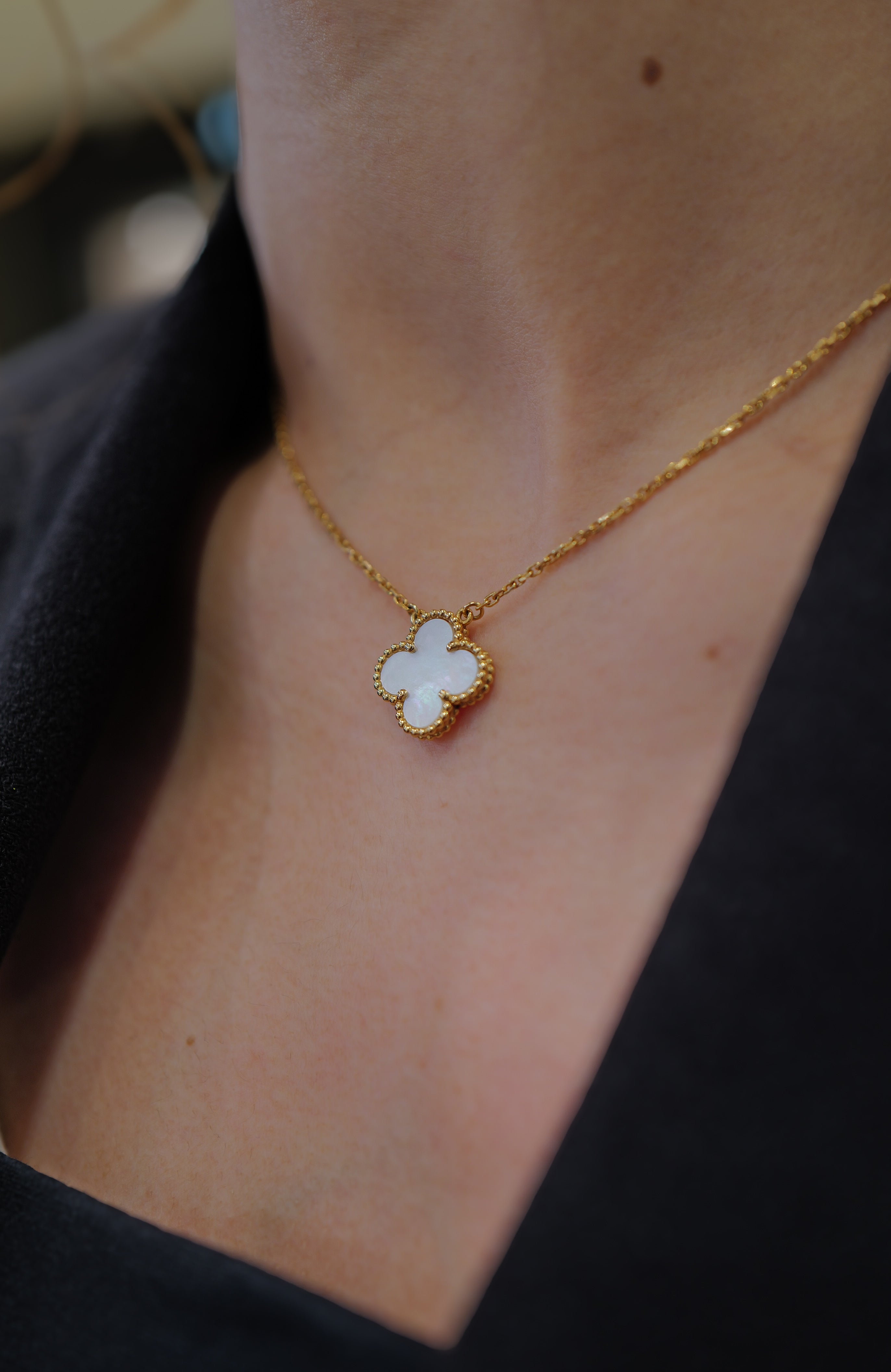 Van Cleef & Arpels ヴィンテージ アルハンブラ マザーオブパール ペンダント