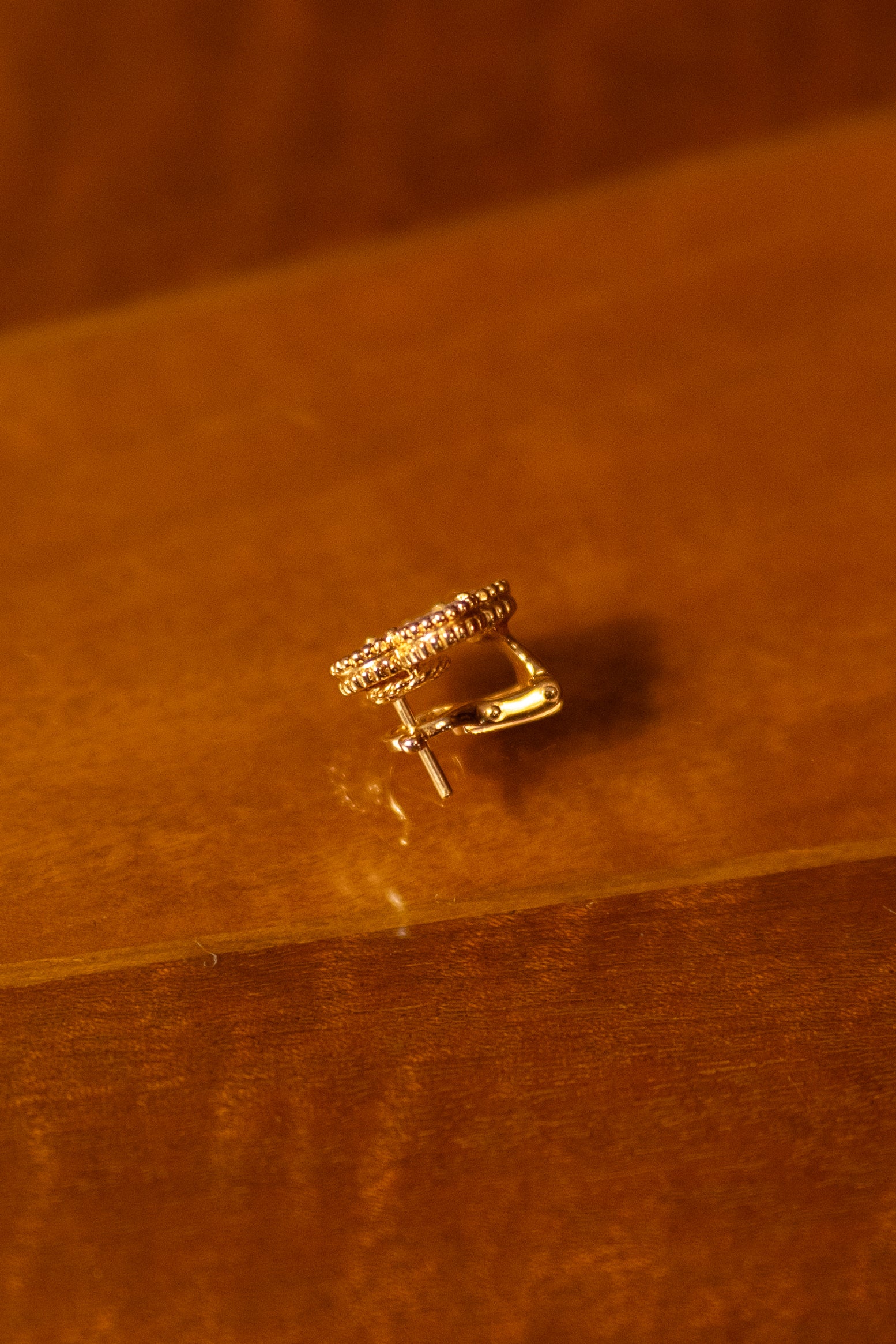 Van Cleef & Arpels ヴァンクリーフ&アーペル ヴィンテージアルハンブラ シェル　ピアス