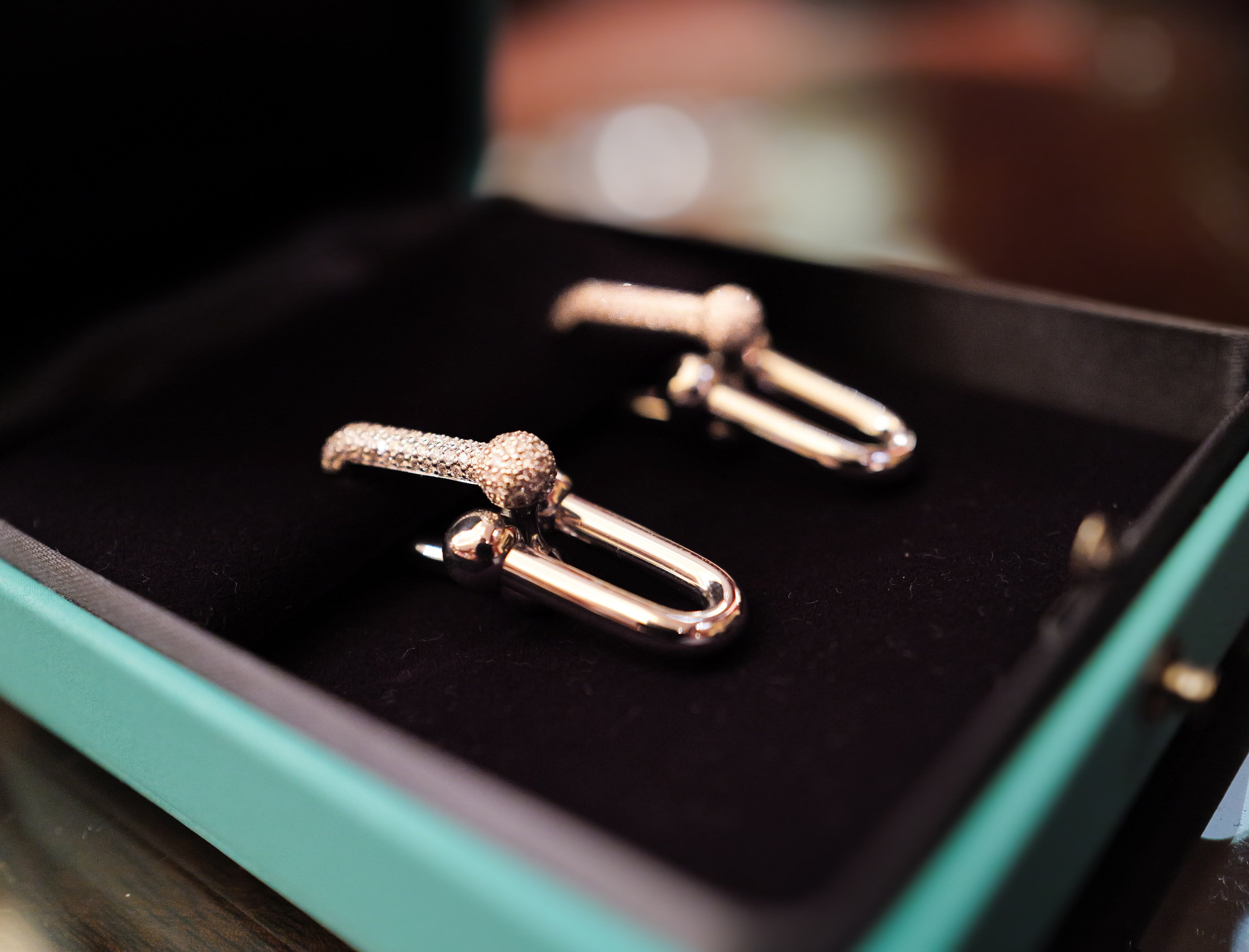 napili bay　ハードウェアピアス　ゴールド TIFFANY & Co. HardWear PAVE ハードウェア パヴェダイヤピアス